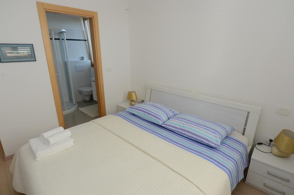 Apartment Mara Petrcane Rum bild
