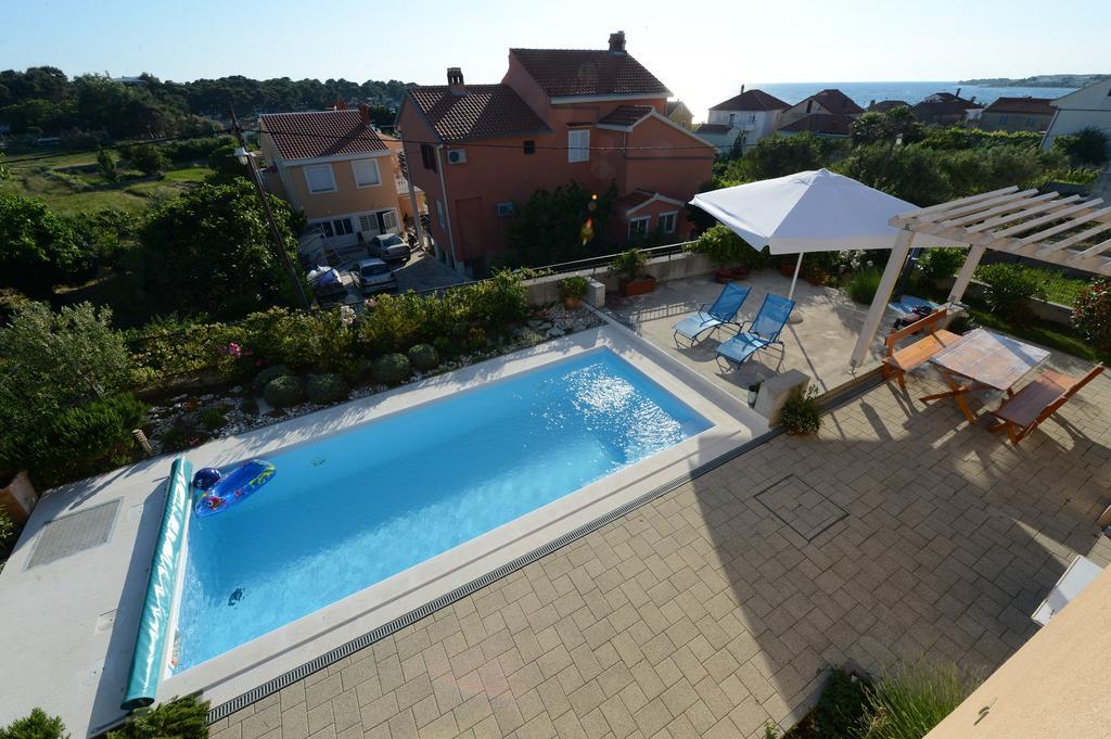 Apartment Mara Petrcane Rum bild